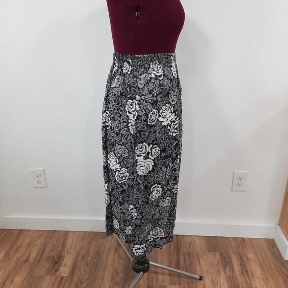 Vtg 70s black & white floral skirt - Carole Wren for Montgomery Ward - NWT - Picture 3 of 11